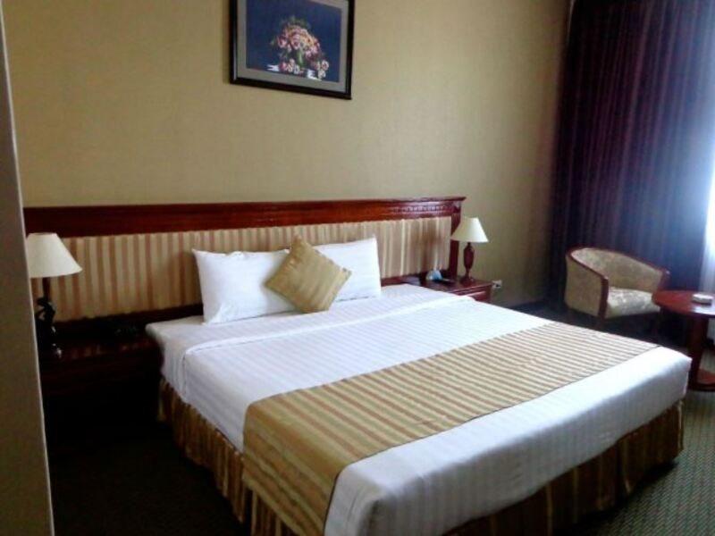 Aloha Halong Hotel Ха Лонг Екстериор снимка