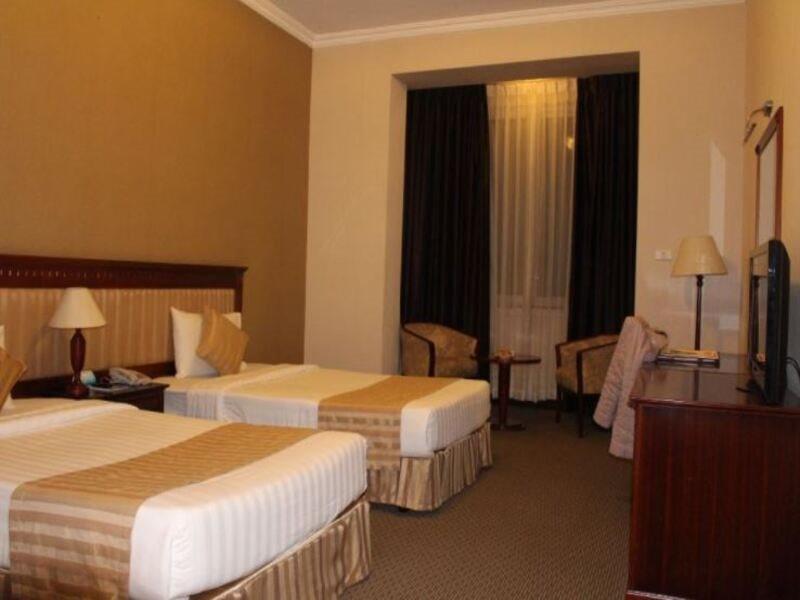 Aloha Halong Hotel Ха Лонг Екстериор снимка
