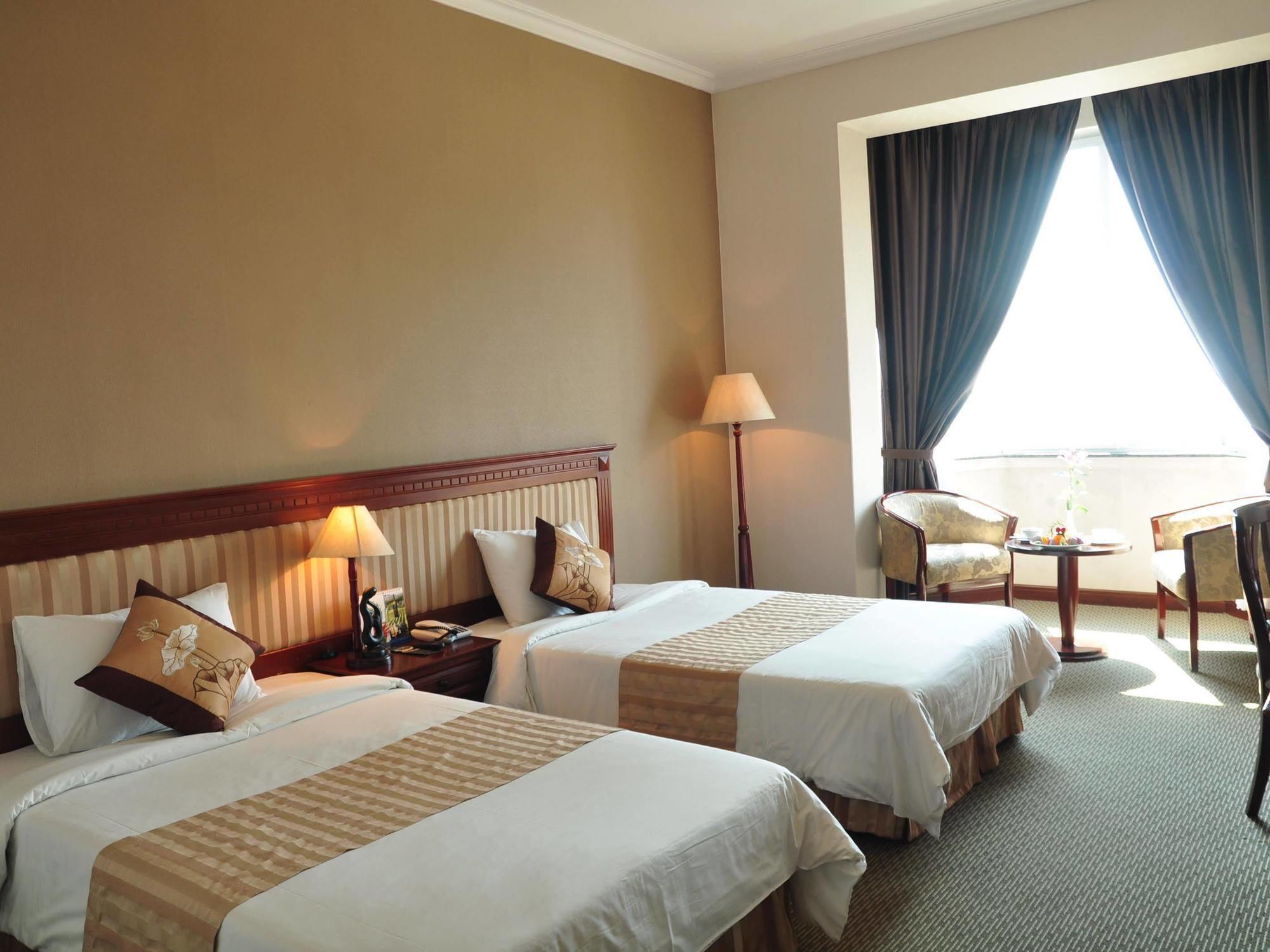 Aloha Halong Hotel Ха Лонг Екстериор снимка
