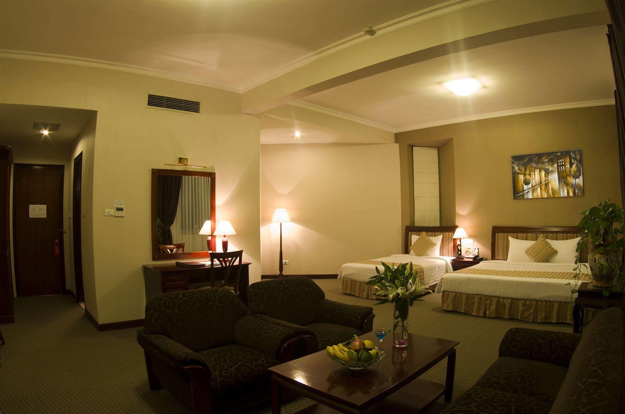 Aloha Halong Hotel Ха Лонг Екстериор снимка