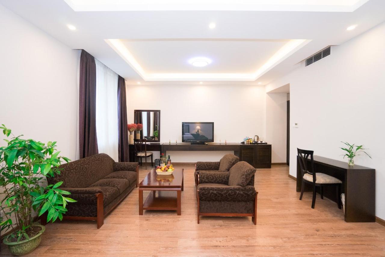 Aloha Halong Hotel Ха Лонг Екстериор снимка